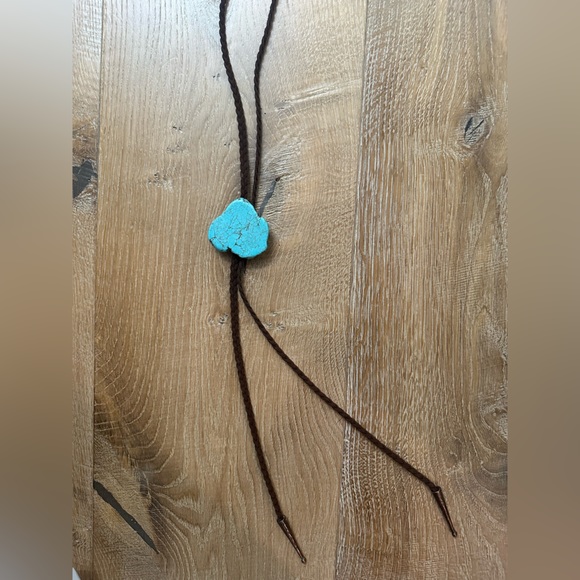 Turquoise stone bolo tie - Picture 3 of 6